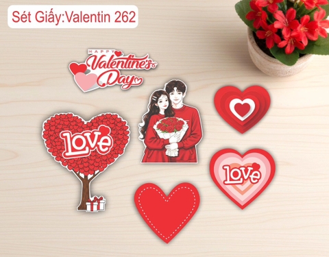 10 set giấy HD- Đôi tình yêu áo đỏ ôm bó hoa hồng đỏ và cây trái tim chữ love (valentine 262).