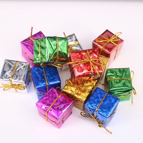 Set 6 hộp quà 4x4cm.