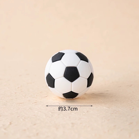 Quả bóng đá nhựa silicon đẹp kt 3.7cm.