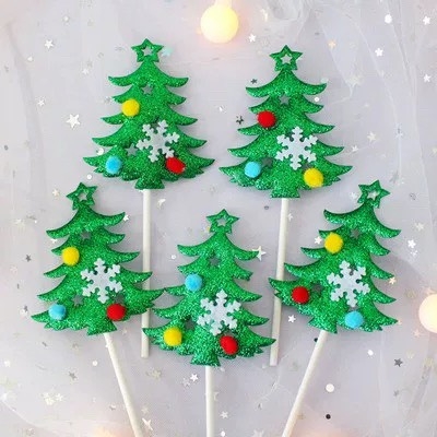 set 10 cây thông noel có gắn bông sắc màu.