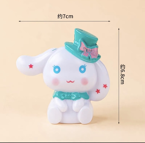 Tượng Chó cinnamoroll nhựa đội mũ màu xanh (nhựa cứng).