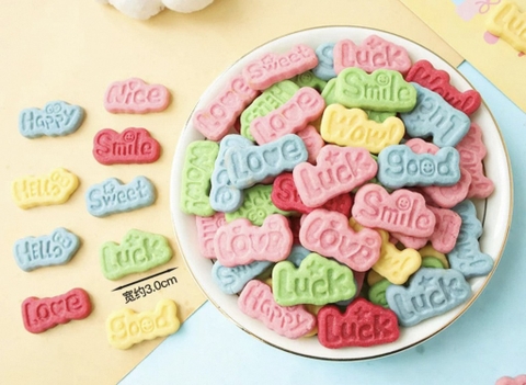 Bánh quy 180gam mix nhiều chi tiết (love, luck, smile).