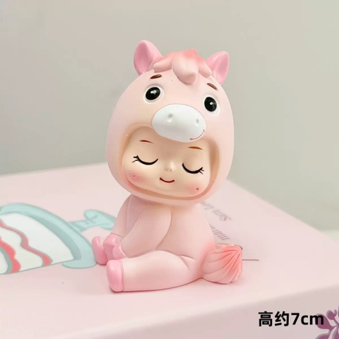 Tượng sứ -bé Ngựa HỒNG (mẫu nhắm mắt, ngồi chụm chân).