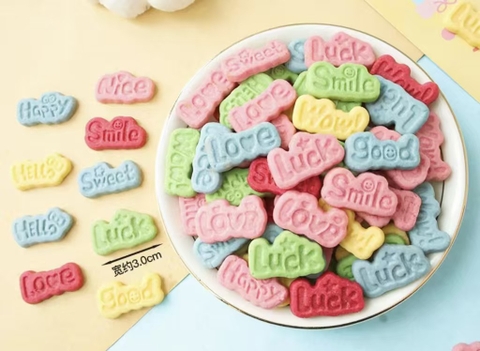 Bánh quy 180gam -  mix nhiều chi tiết (love, luck, smile).