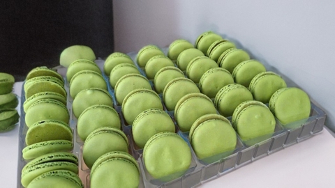 Bánh Maccaron (hộp 36 cặp) hàng Việt Nam -MÀU XANH LÁ.