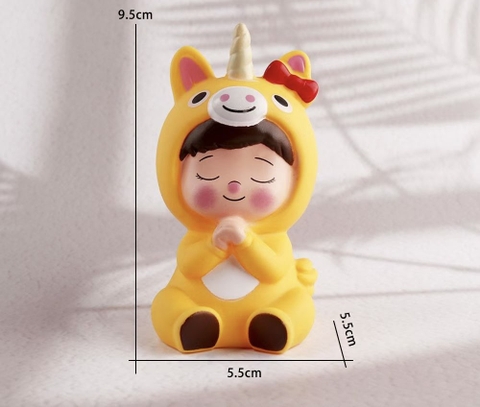 Tượng nhựa mềm -Bé NGỰA màu vàng.