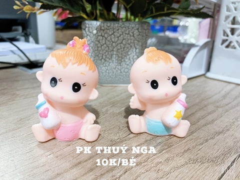TUONG-Em bé bình sữa da hồng-bé trai (nhựa mềm).