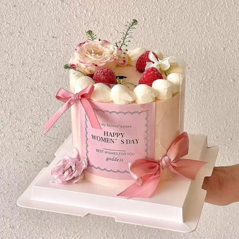 Set 50 bảng giấy vuông HAPPY WOMEN'S DAY kt 8cmx8cm-MÀU HỒNG.
