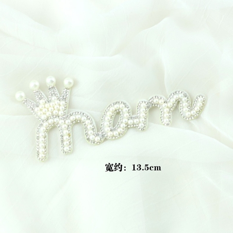Chữ MOM đội vương miện gắn hạt-TRẮNG.