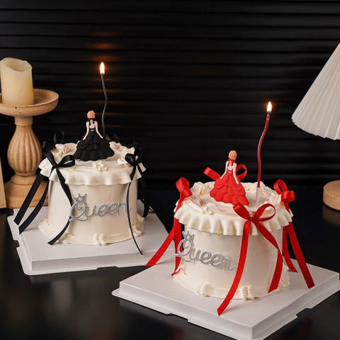 Tượng nhựa dẻo -cô gái váy dài màu ĐEN.