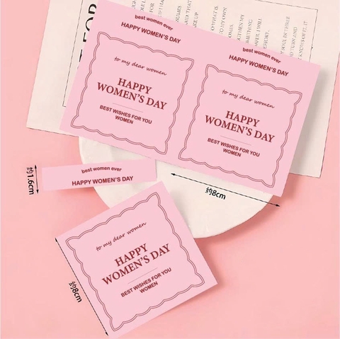 Set 50 bảng giấy vuông HAPPY WOMEN'S DAY kt 8cmx8cm-MÀU HỒNG.