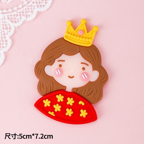 Set 5 tượng nhựa dẻo - mẹ mũ vàng áo đỏ.