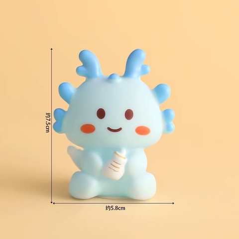 Tượng nhựa mềm - RỒNG xanh cầm bình sữa.