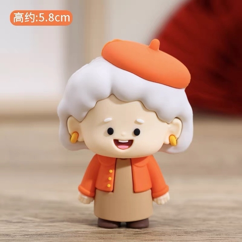 Tượng silicon loại dày - cụ BÀ áo màu cam, váy nâu.