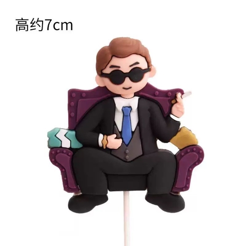 Tượng nhựa dẻo LOẠI MỎNG-đàn ông kính đen ngồi ghế sofa màu tím (không vắt chân).