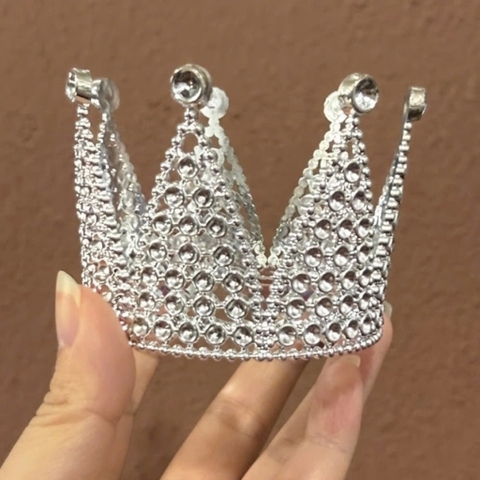 Vương miện nhựa 7 CÁNH, đk 7.6cm, không đính hạt -MÀU BẠC.