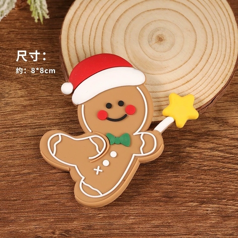 5 tượng nhựa dẻo  -NGƯỜI gừng đội mũ đỏ.