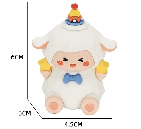 Tượng silicon - bé cừu trắng đội mũ.