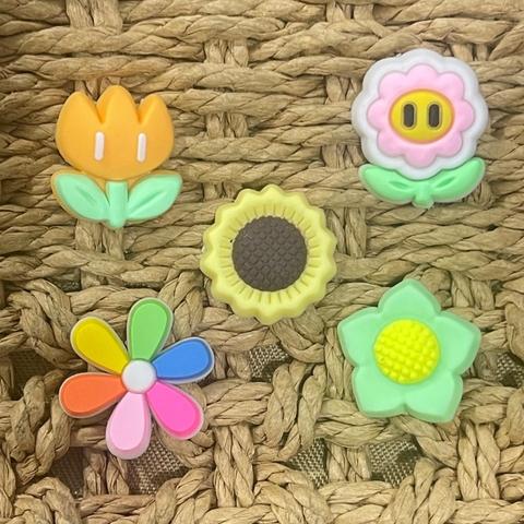 Set nhựa dẻo - 5 bông hoa mix mẫu.