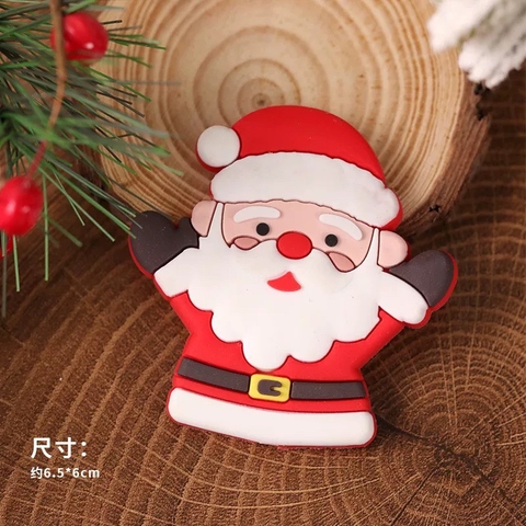 5 tượng nhựa dẻo - ông già noel giơ 2 tay.