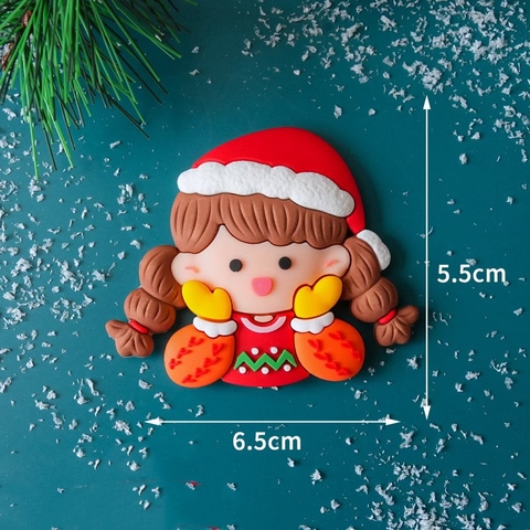Tượng nhựa dẻo - Bé GÁI đội mũ len đỏ, 2 tay chạm quá.