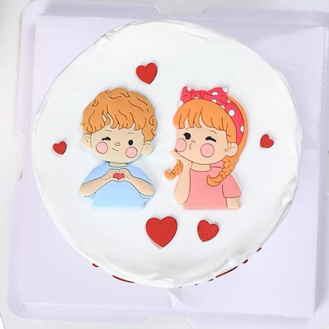 Tượng nhựa dẻo-Bé gái bờm tóc đỏ, áo hồng.