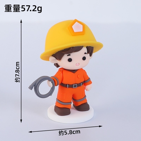 Tượng lính cứu hỏa-cầm súng nước (nhựa đẹp).