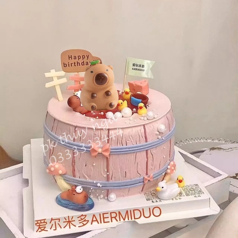 Tượng capybara nhựa có đèn.