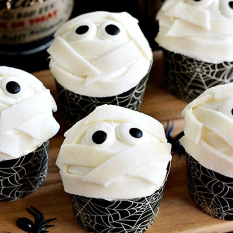 Cốm đường (kẹo) halloween -Hình mắt trắng đen size nhỏ 0.7cm (gói 100gam