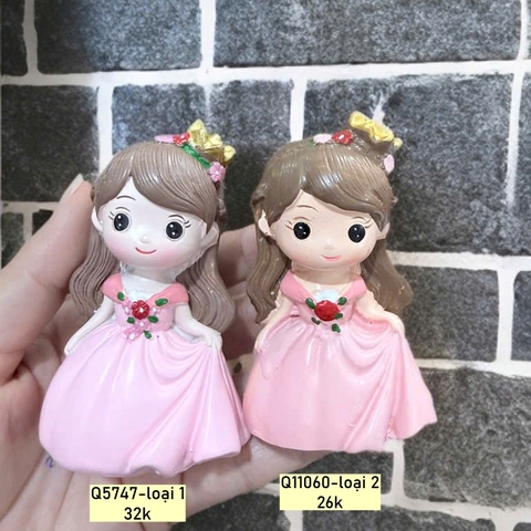 Tượng Công chúa tóc vàng váy hồng (sứ) -loại 2 (chú ý).