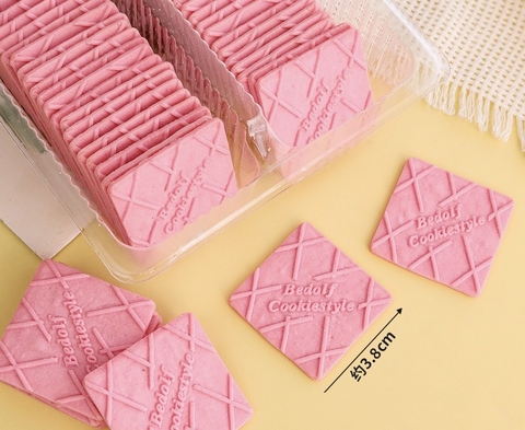 Bánh quy hình vuông vị dâu HỒNG (gói 220gam).