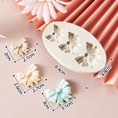 Khuôn silicon hình bầu dục -  3 Nơ to nhỏ.