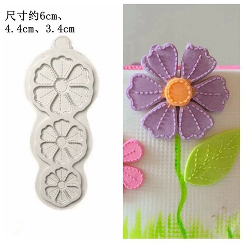Khuôn silicon -  3 bông hoa to nhỏ có cánh uốn lượn.