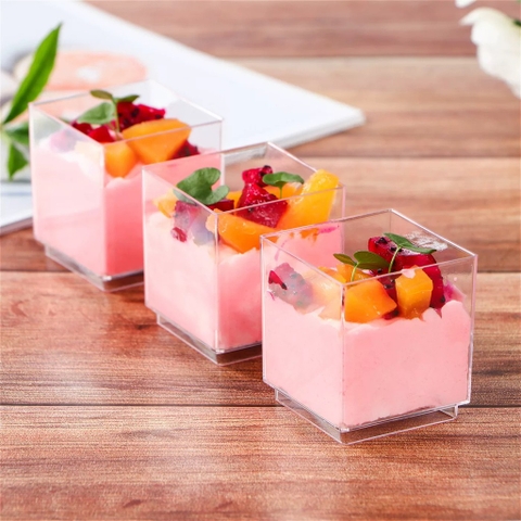 Set 50 cốc vuông nhựa cứng size nhỏ (kt 4.2cm x 4.8cm) LC-4248.