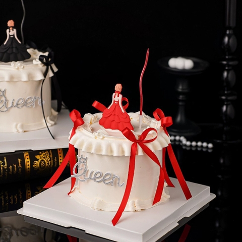 Tượng nhựa dẻo -cô gái váy dài màu ĐỎ.