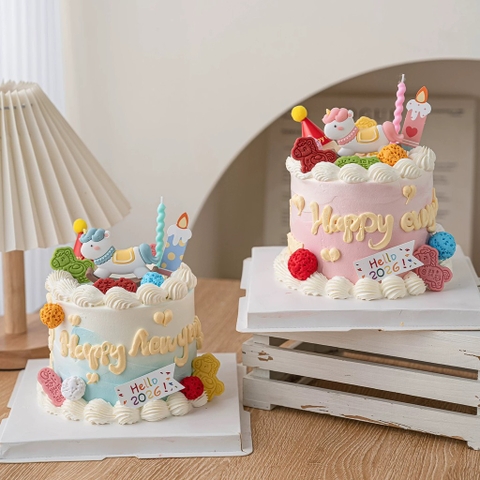 Tượng silicon -Ngựa trắng hồng.