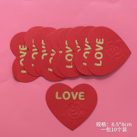 Set 10 trái tim giấy đỏ in chữ LOVE vàng.
