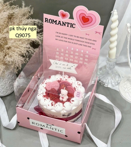 Set 10 hộp ROMANTIC nắp mica 1 ngăn màu HỒNG CHẤM BI kèm tờ bìa lịch di động (in màu phủ bóng, đế bồi 2  lớp) kt 18x18x14cm.