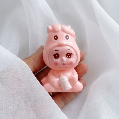 Tượng nhựa cứng -Ngựa màu HỒNG.