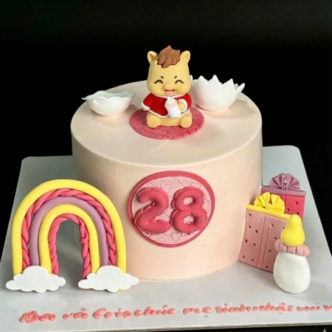 Tượng silicon - bé ngựa áo đỏ cầm bình sữa màu HỒNG.