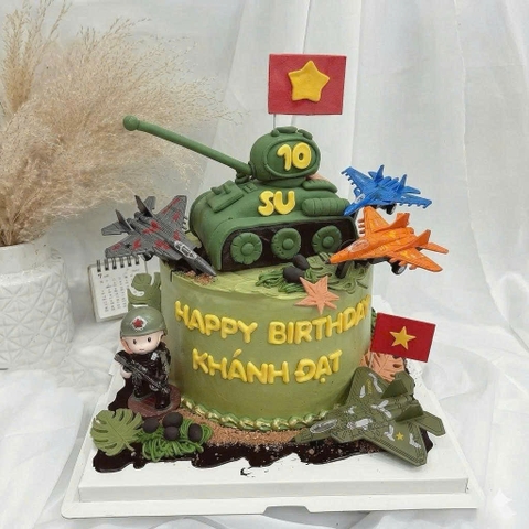 Tượng sứ - em bé bộ đội (CẦM SÚNG).