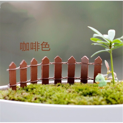 Hàng rào nhựa-nâu.