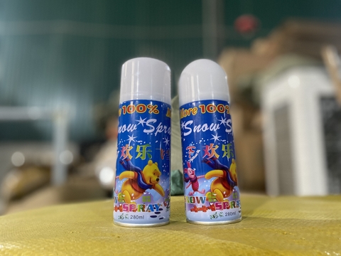 Chai xịt tuyết.