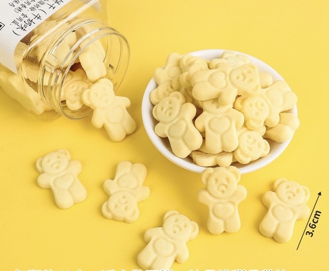 Bánh quy hình gấu đứng  size to 3.6cm-MÀU KEM (hộp nhựa 138gam).