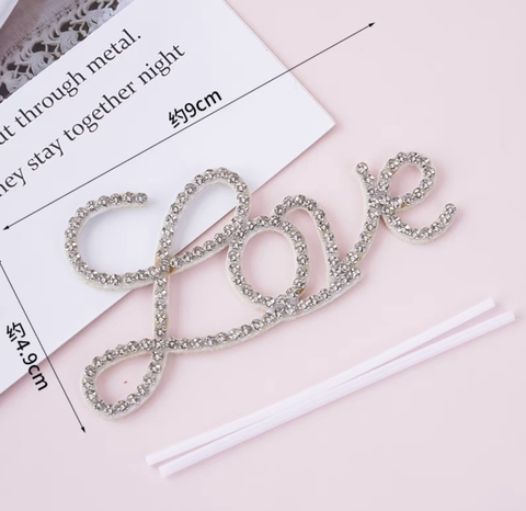 Set 5 chữ Love gắn hạt (mẫu mới).