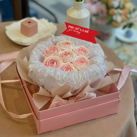 Set 60 thẻ giấy Phụ nữ là để yêu thương (màu đỏ) -hình chữ nhật dài nhọn 2 đầu.