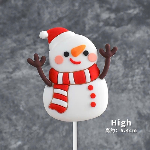 Tượng dựa dẻo -người tuyết đội mũ đỏ (NOEL).