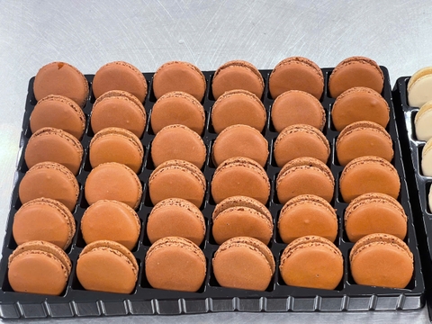 Bánh Maccaron (hộp 36 cặp) hàng Việt Nam -MÀU NÂU.