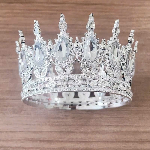 Vương miện BẠC đính đá TRẮNG (đk 8.2cm x cao 4.5cm).