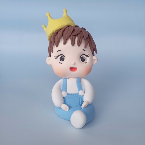 Tượng chibi đất nặn - Bé Trai đội vương miện áo XANH DƯƠNG.